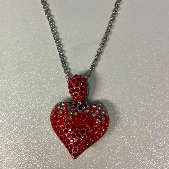 NECKLACE Heart Shaped Faux Ruby & Diamonds Set on a Silver  toned Back - Picture 1 of 5
